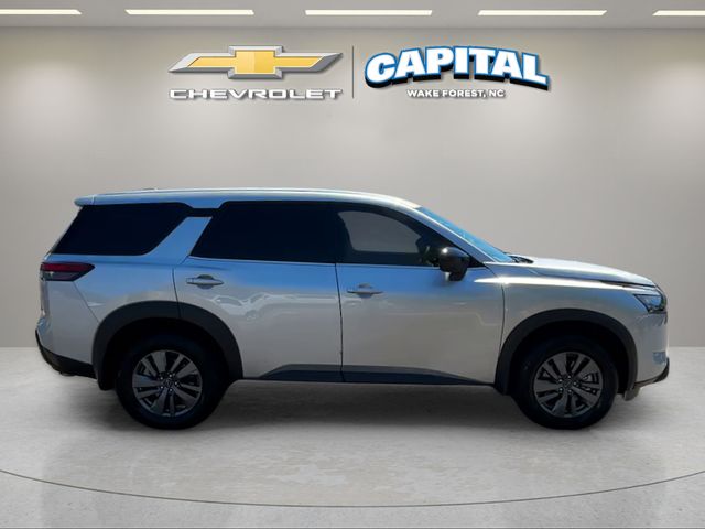 Used 2025 Silver Nissan S image 6