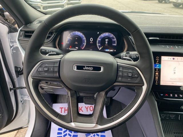 2026 Jeep Grand Cherokee Laredo - Bright White Clearcoat exterior view 13
