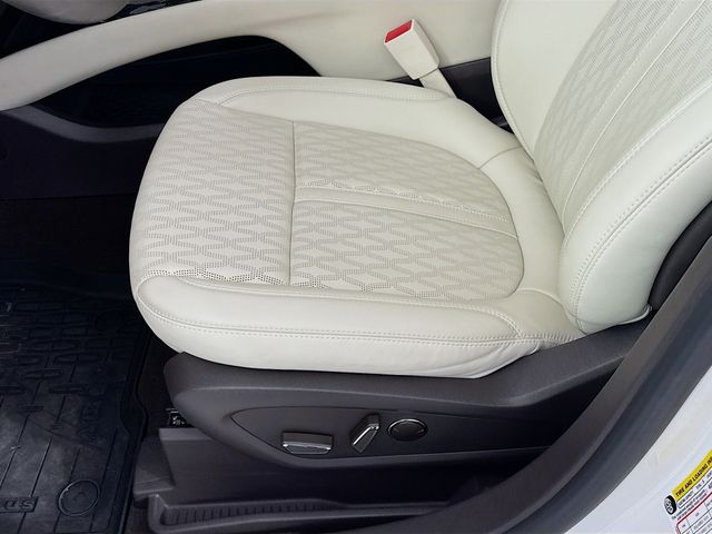 2022 Pristine White Metallic Tri-Coat Lincoln Nautilus Black Label AWD SUV
