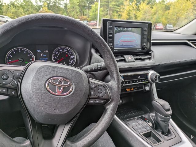 2021 Toyota RAV4 XLE 33