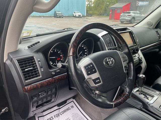 2015 Toyota Land Cruiser Base - Photo 12