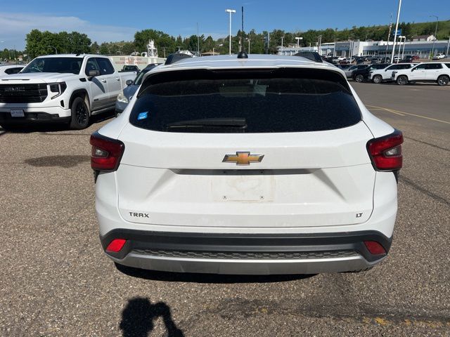 2024 Summit White Chevrolet Trax LT FWD SUV