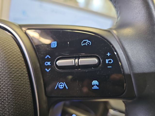 Used 2024 Gold Hyundai Limited image 18