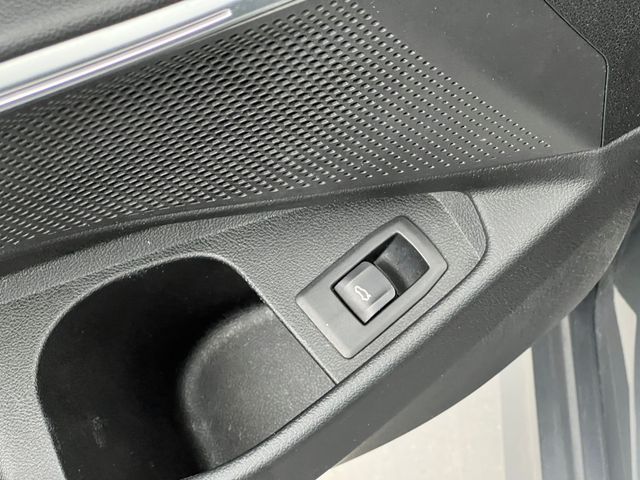 2023 Skyscraper Gray Metallic BMW 3 Series 330i RWD Sedan