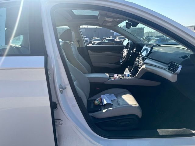 2018 White Honda Accord Touring FWD Sedan