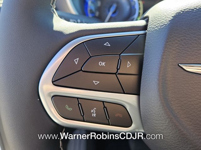 New 2026 White Chrysler Select image 27