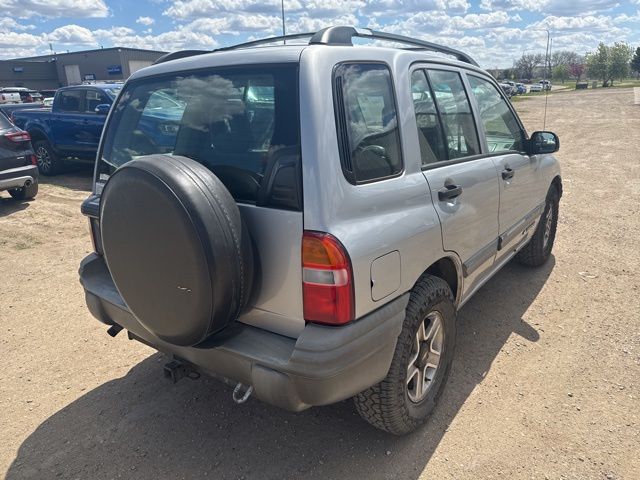 2002 Silver Metallic Chevrolet Tracker Base 4X4 SUV