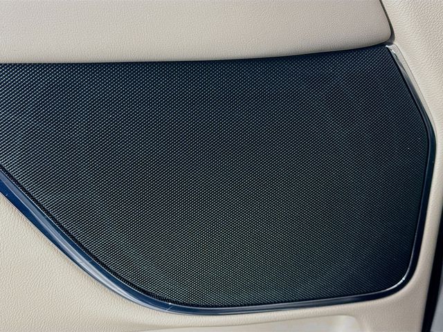 2024 Ceramic Pearl Metallic Tri-Coat Lincoln Navigator Premiere 4X4 SUV