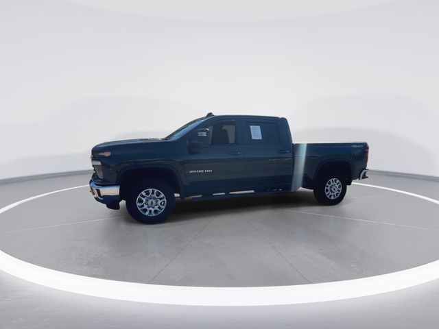 Used 2025 Gray Chevrolet LT image 9