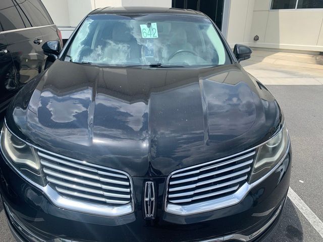 Used 2018 Black Lincoln Reserve image 2