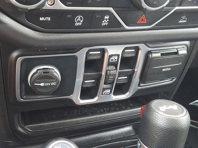 Used 2025 Jeep Wrangler SUV