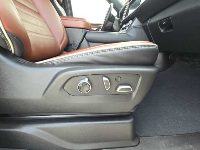 2023 GMC Yukon Denali Ultimate:C02667