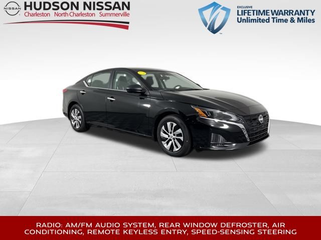 2025 Super Black Clearcoat Nissan Altima 2.5 S Sedan