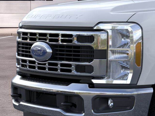 New 2026 Oxford White Ford XLT image 17