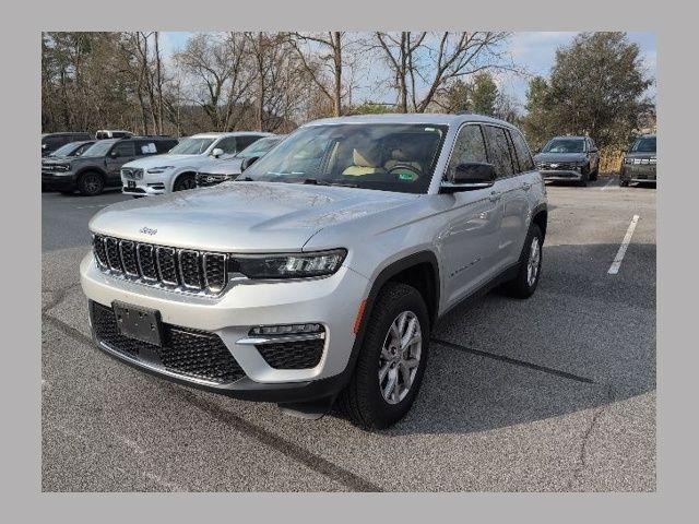 Silver Zynith 2022 Jeep Grand Cherokee Limited 4WD SUV / Crossover Four-Wheel Drive 8-Speed Automatic