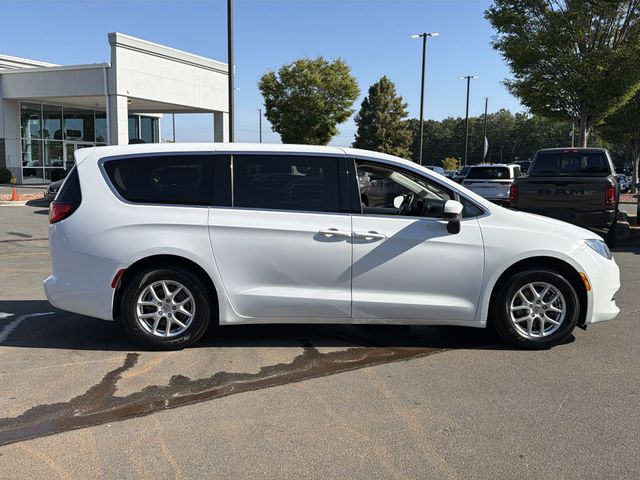 Used 2021 White Chrysler LX image 13