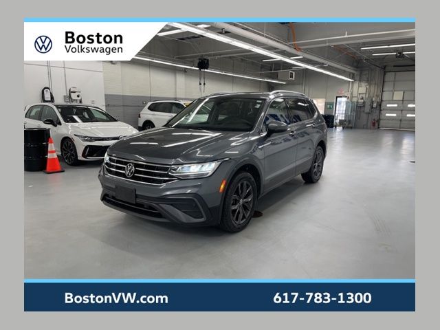 Platinum Gray Metallic 2022 Volkswagen Tiguan SE 4Motion SUV / Crossover All-Wheel Drive 8-Speed Automatic