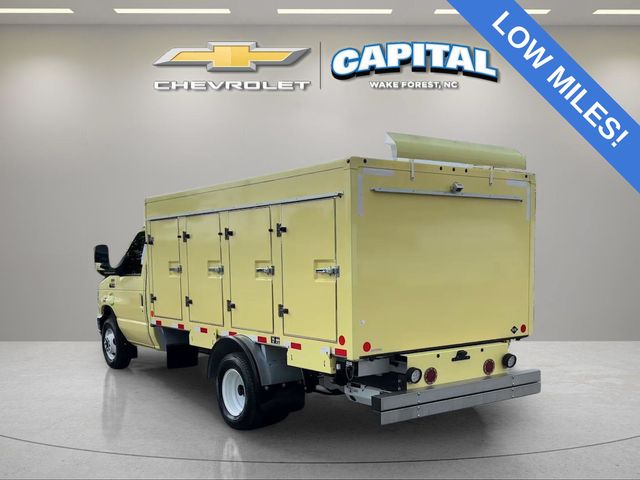 Used 2022 Yellow Ford Base image 5