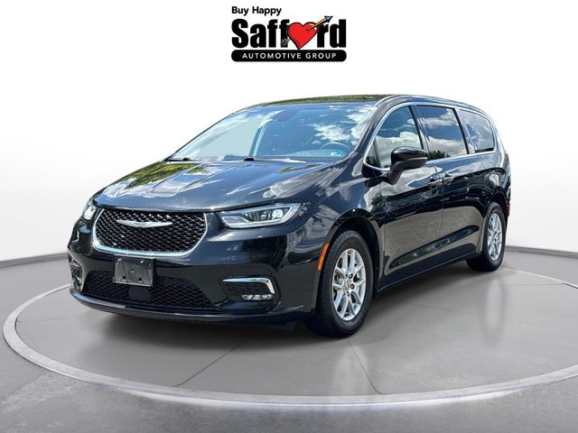 Brilliant Black Crystal Pearlcoat 2023 Chrysler Pacifica Minivan Front-Wheel Drive 9-Speed Automatic