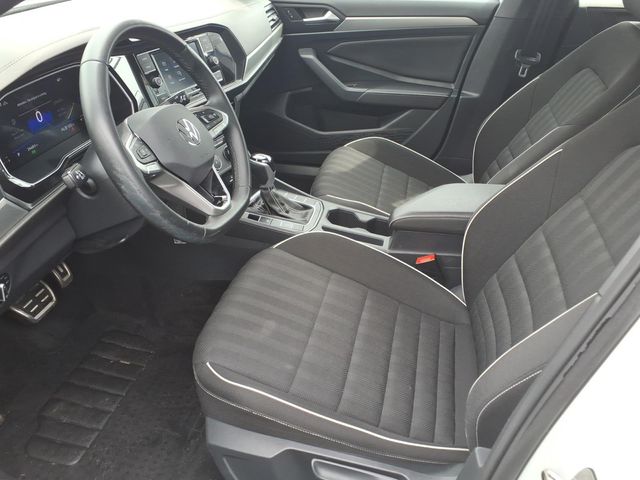 2023 Volkswagen Jetta - Image 17