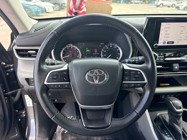 2023 Toyota Highlander - $30,888