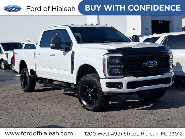 Oxford White 2024 Ford F-250 Super Duty Pickup Truck Four-Wheel Drive Automatic