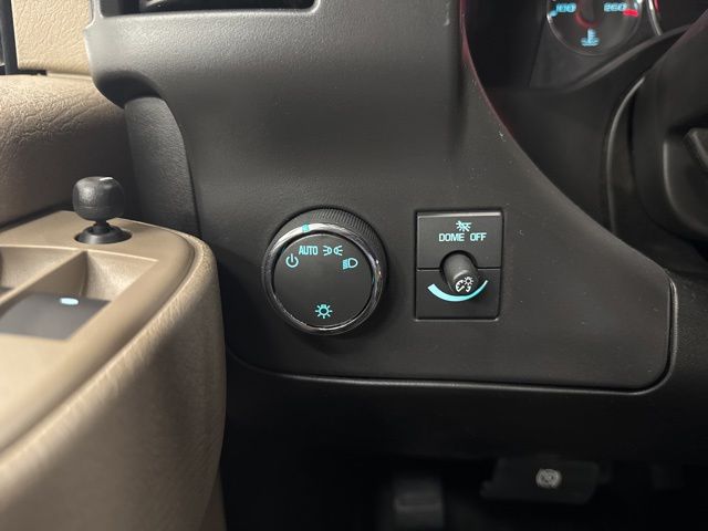 New 2026 Summit White Chevrolet Work Van image 28