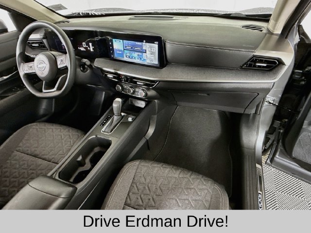 Used 2025 Nissan Kicks SUV
