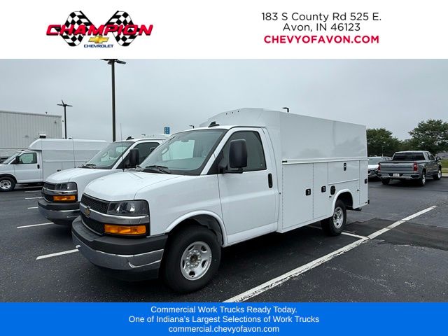 2025 Chevrolet Express 3500