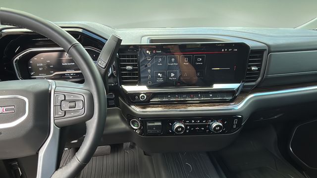 Used 2024 Silver GMC Elevation image 11