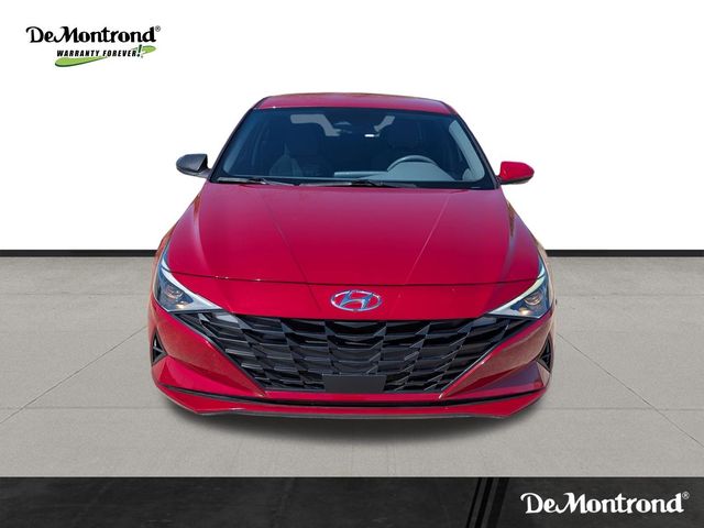 Used 2023 Red Hyundai SEL image 2