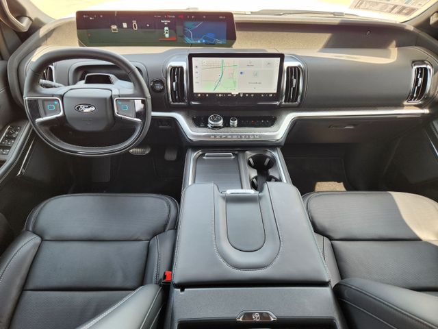 2025 White Ford Expedition Platinum 4X4 SUV