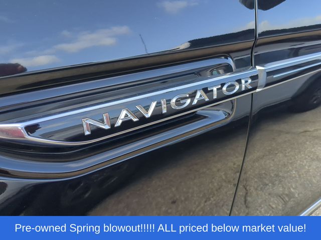Used 2020 Black Lincoln Reserve image 12