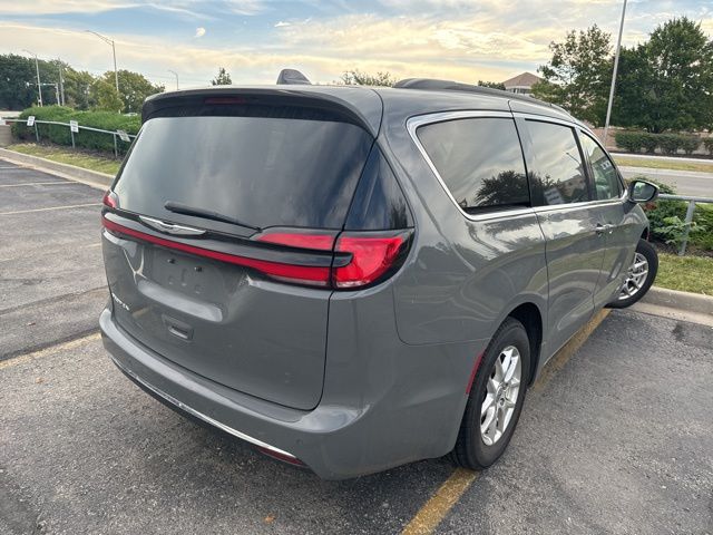 2022 Chrysler Pacifica Touring L 3