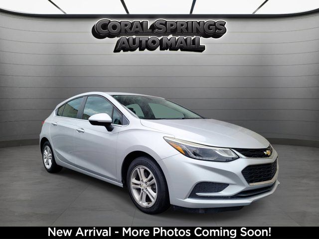 2018 Chevrolet Cruze LT Hatchback Auto's photo