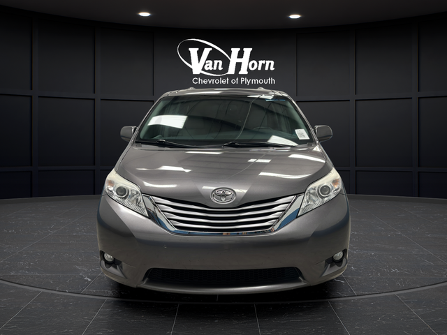 Used 2017 Predawn Gray Mica Toyota XLE image 2