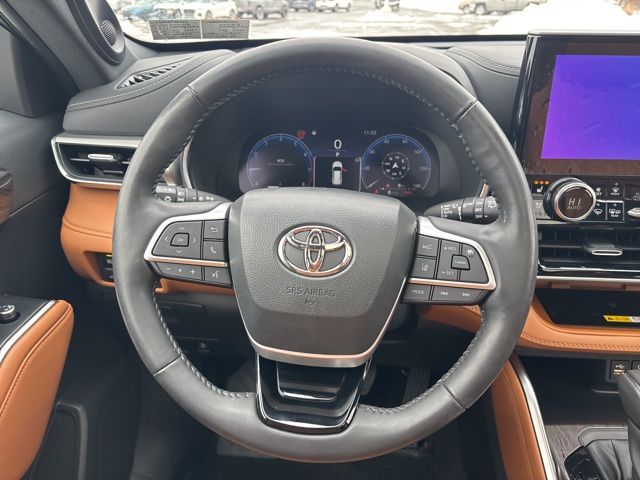 used 2023 Toyota Highlander car, priced at $43,136