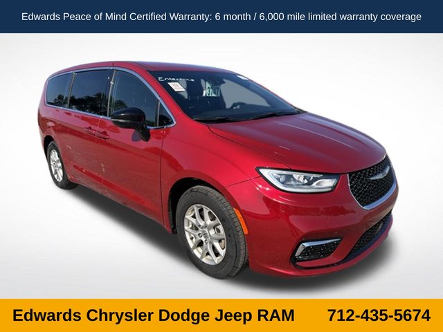 Red Hot Pearlcoat 2025 Chrysler Pacifica Minivan Front-Wheel Drive 9-Speed Automatic