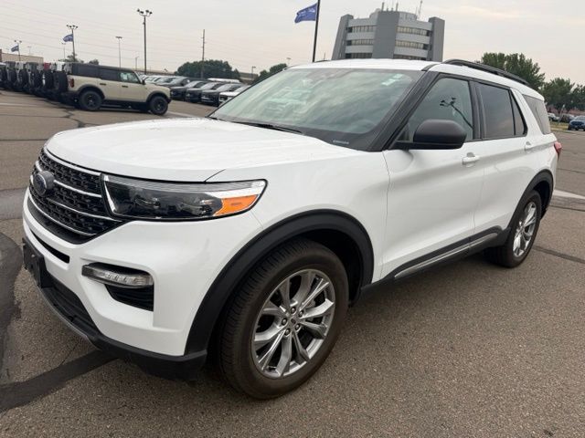 2020 Oxford White Ford Explorer XLT 4X4 SUV