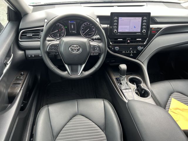 2024 Toyota Camry SE 24