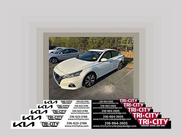 2021 Nissan Altima 2.5 SL FWD Blanco (Pearl White Tricoat) Sedán Tracción delantera Transmisión variable continua