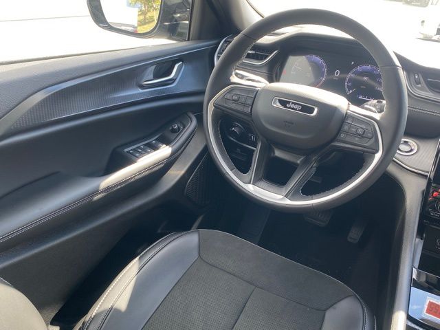 new 2025 Jeep Grand Cherokee car, priced at $39,676