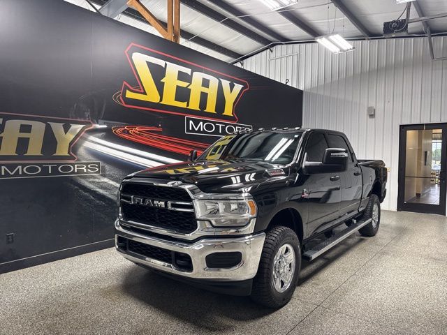 Diamond Black Crystal Pearlcoat 2024 RAM 2500 Tradesman Crew Cab 4WD Pickup Truck Four-Wheel Drive 6-Speed Automatic