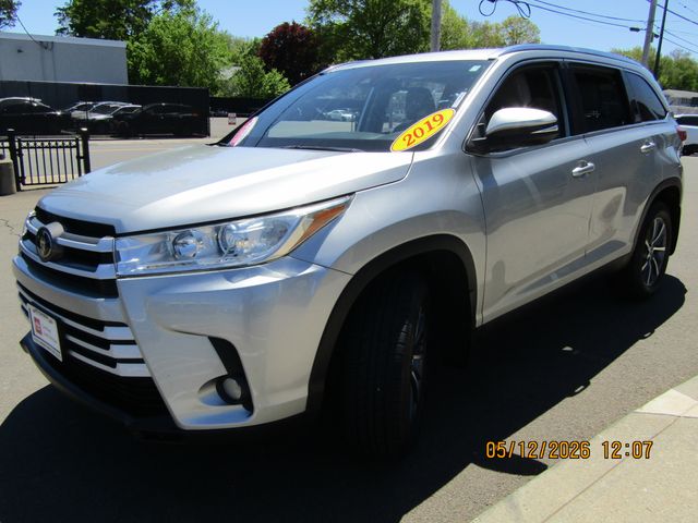 used 2019 Toyota Highlander car, priced at $25,499