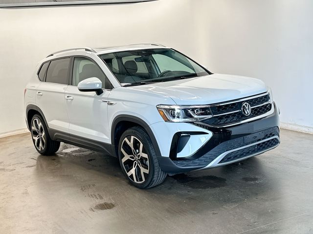 2023 Volkswagen Taos 1.5T SEL White at Bob Ruth Ford