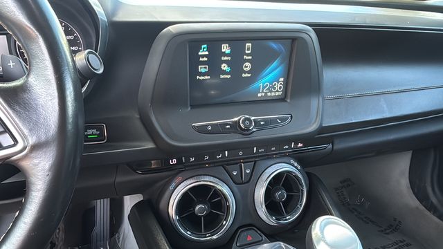 Used 2018 Silver Chevrolet 1LT image 25
