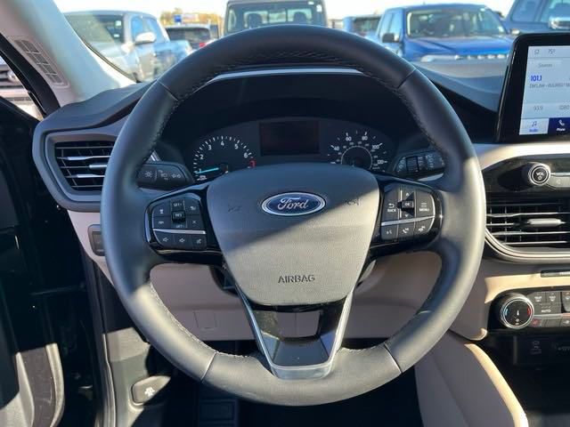 2022 Ford Escape SEL 23