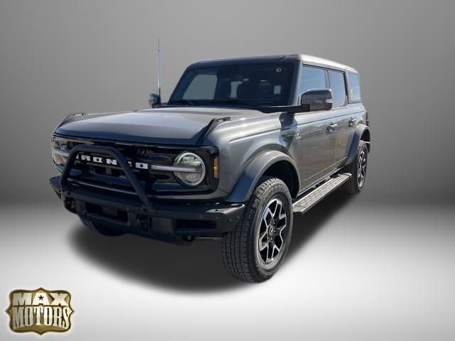 2024 Ford Bronco Outer Banks 3