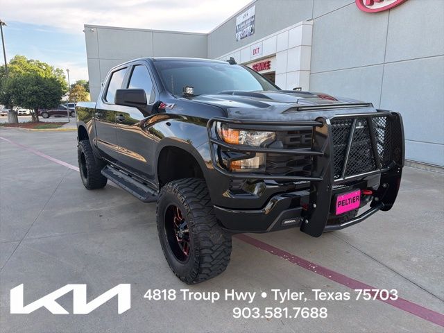 Black 2022 Chevrolet Silverado 1500 Custom Trail Boss Crew Cab 4WD Pickup Truck Four-Wheel Drive Automatic