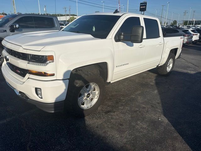Summit White 2018 Chevrolet Silverado 1500 Pickup Truck Four-Wheel Drive 6-Speed Automatic Overdrive